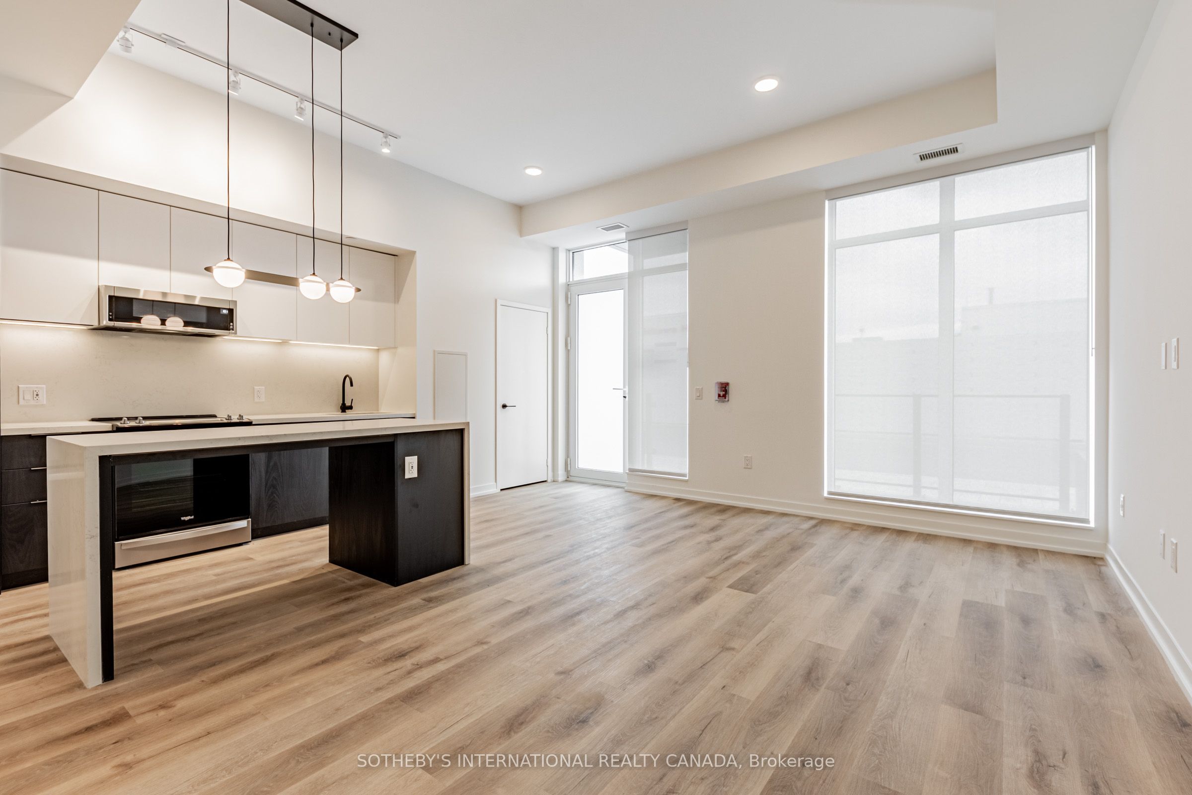 Additional image 2 of 104-31 York Garden Way, Toronto, ON, M6A 2V1