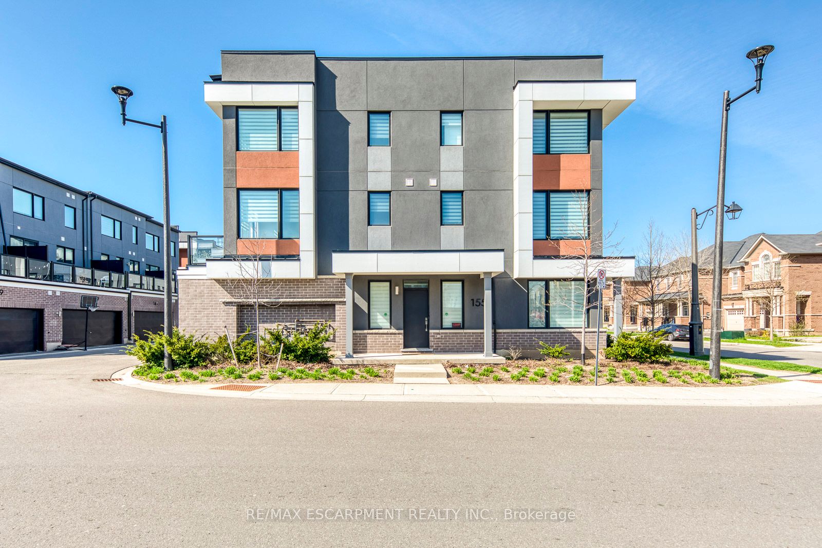 155 Grovewood Common, Oakville, ON, L6H 0X5