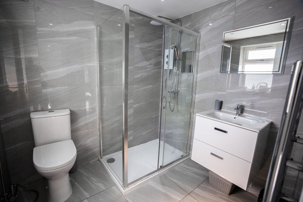 Additional image 8 of 4 bed semi-detached house for saleWindsor Road, Slough, Berkshire SL1