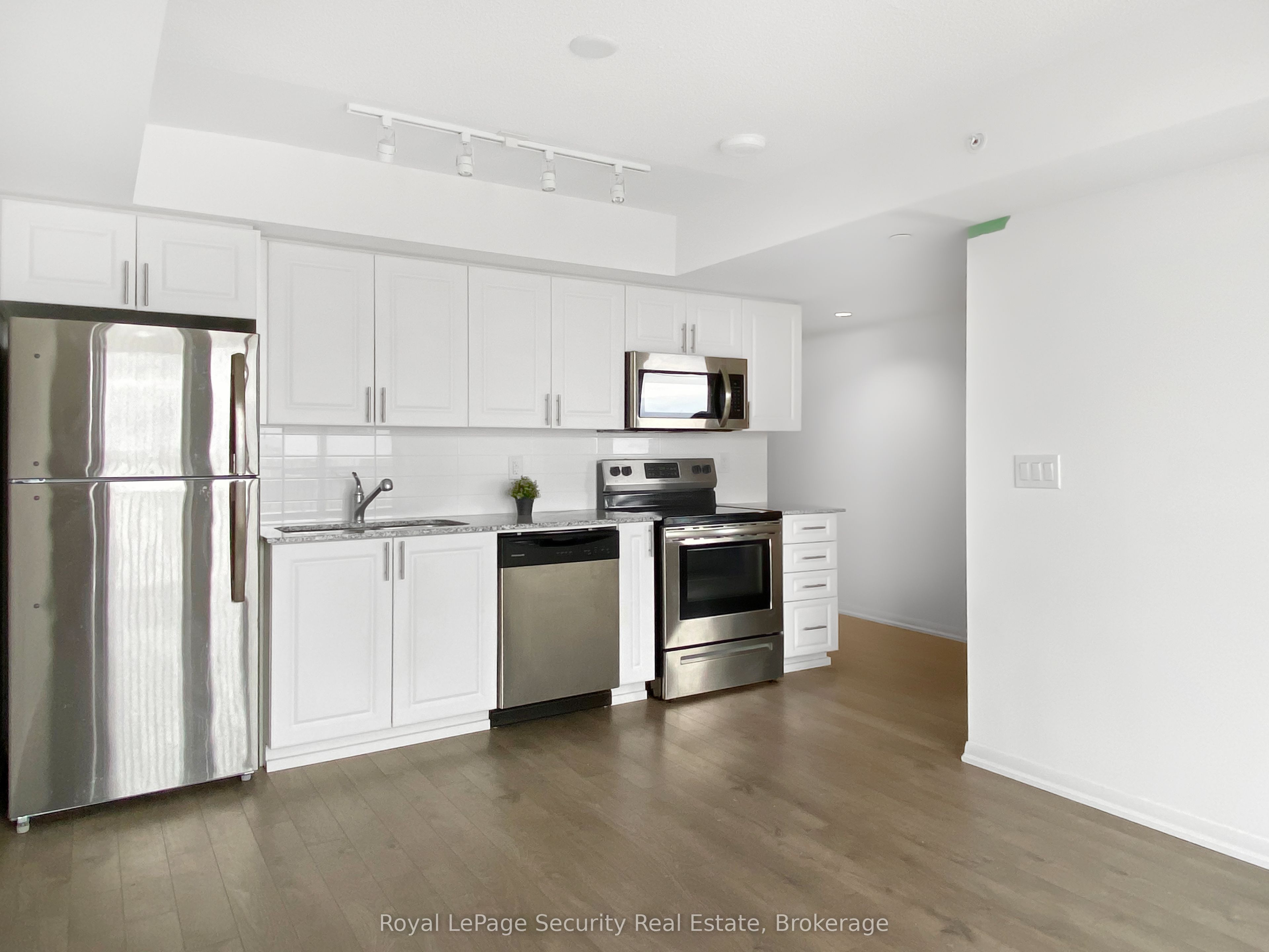 Additional image 4 of 1204-3091 Dufferin Street, Toronto, ON, M6A 0C4