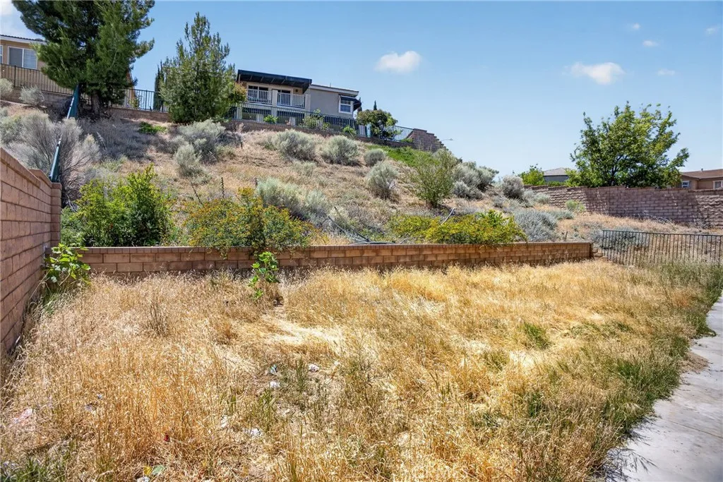 2400 Allysum Pl, Palmdale, CA 93551