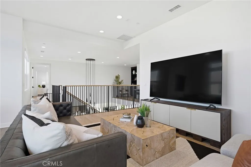 Additional image 95 of 124 Chant, Irvine, CA 92618