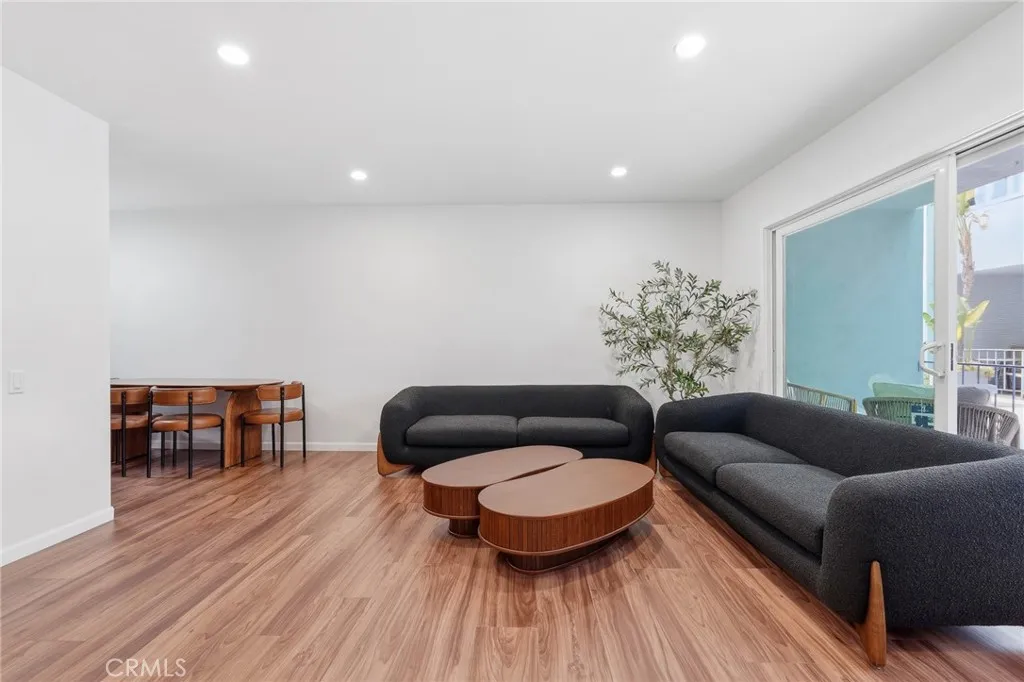 14414 Addison St Unit 17, Sherman Oaks, CA 91423 photo 3