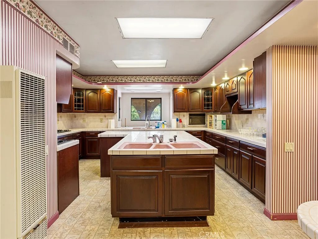 Additional image 54 of 836 N Parish Place, Burbank, CA 91506