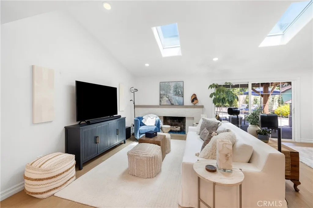 Additional image 58 of 8420 Cozycroft Ave, Winnetka, CA 91306