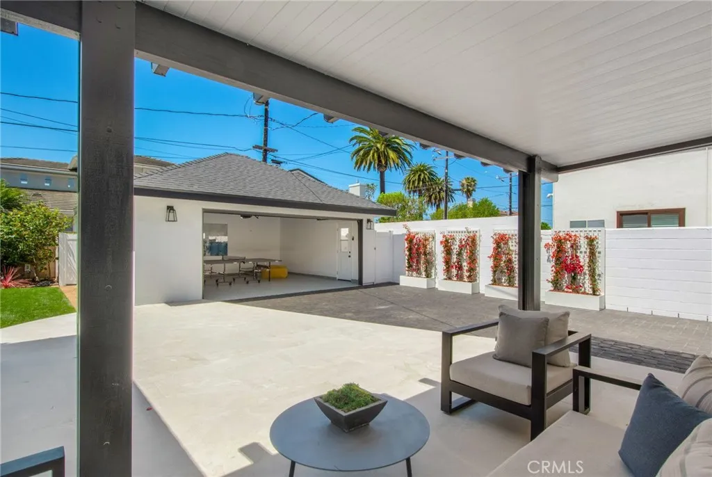 Additional image 43 of 305 Robinhood Ln, Costa Mesa, CA 92627
