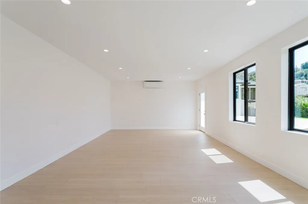 Additional image 138 of 941 Sherlock Drive, Burbank, CA 91501