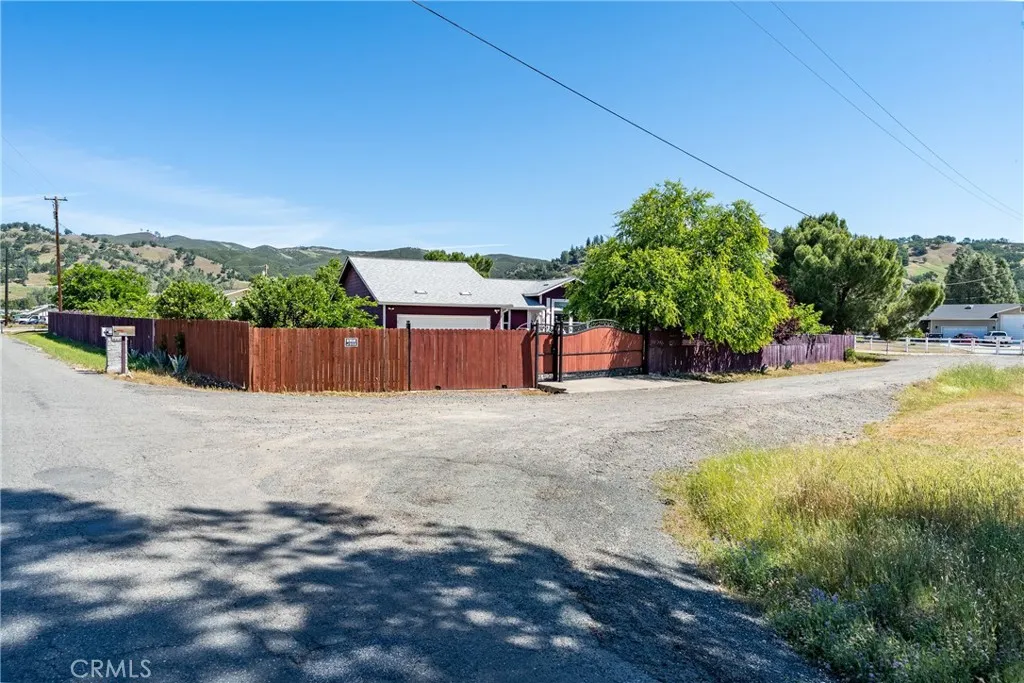 17706 Holly Way, Clearlake Oaks, CA 95423