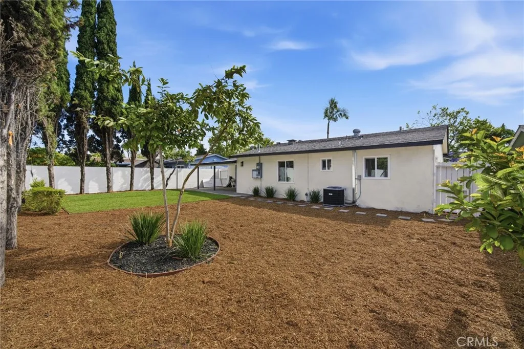 1326 S Marine St, Santa Ana, CA 92704