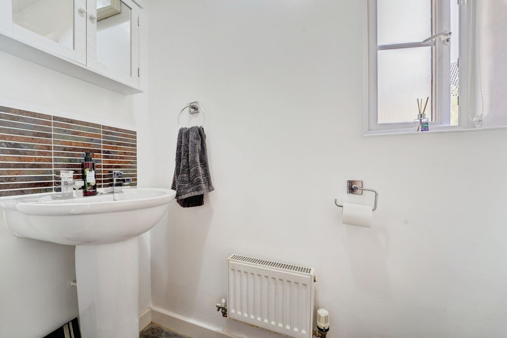 Additional image 16 of 5 bed detached house for saleMaskell Drive, Bedford MK41