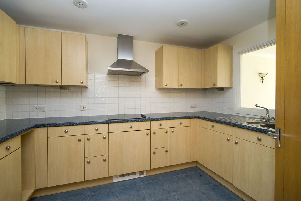 Additional image 5 of 3 bed flat for saleAdventurers Quay, Cardiff CF10