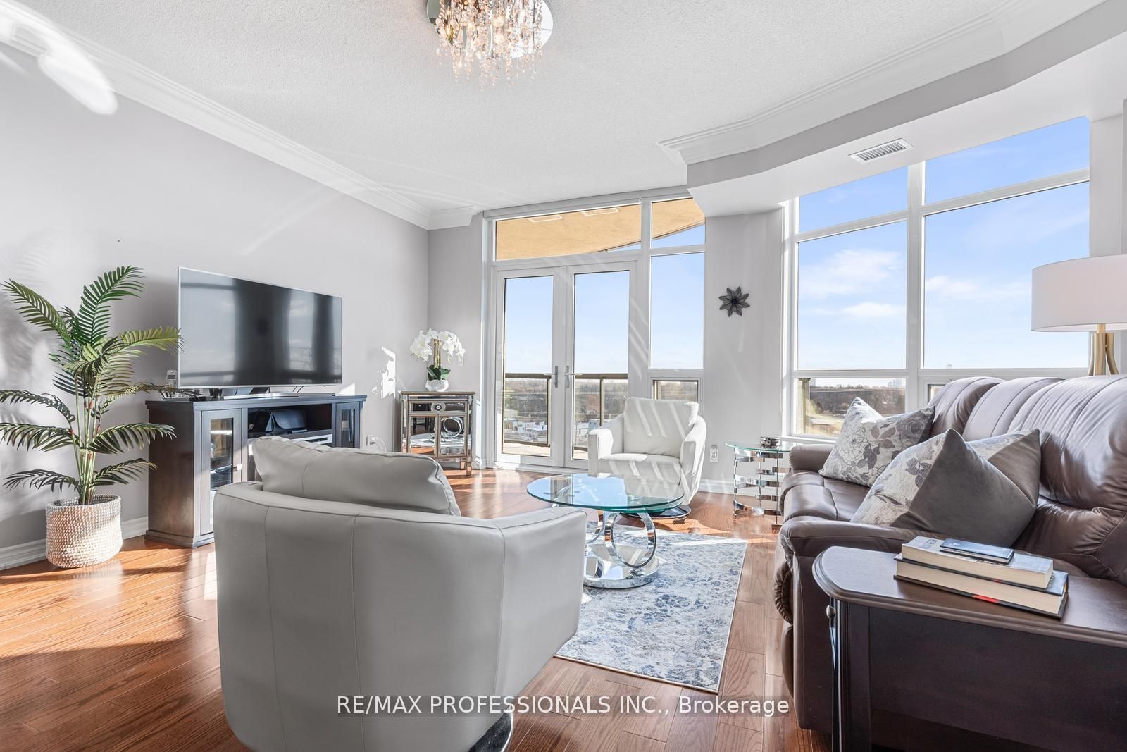 Additional image 2 of 903-1135 Royal York Road, Toronto, ON, M9A 0C3