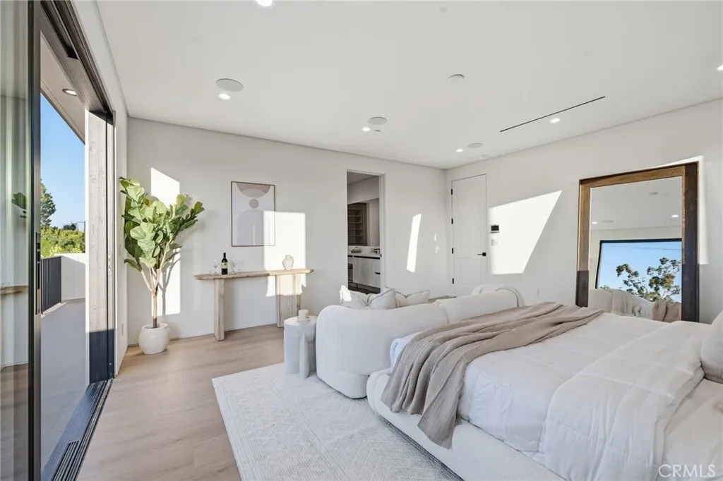 Additional image 64 of 19141 Erwin St, Tarzana, CA 91335