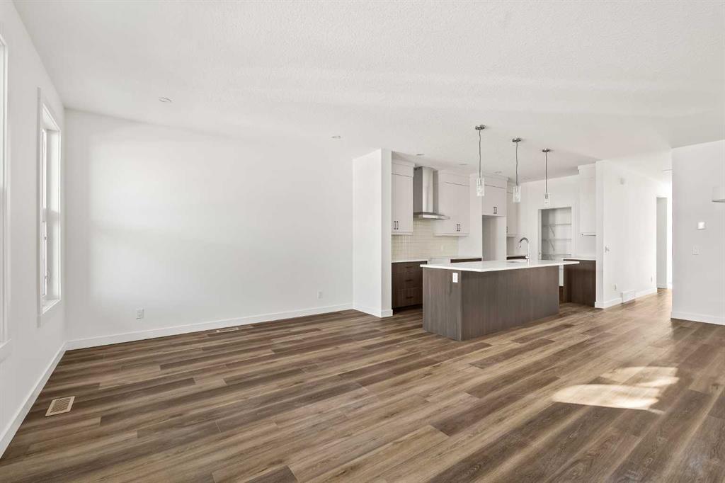 Additional image 4 of 1133 Chinook Gate Bay SW, Airdrie, AB, T4B 5J1