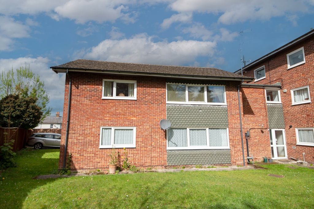 Additional image 12 of 2 bed flat for saleLink Road, Newbury RG14