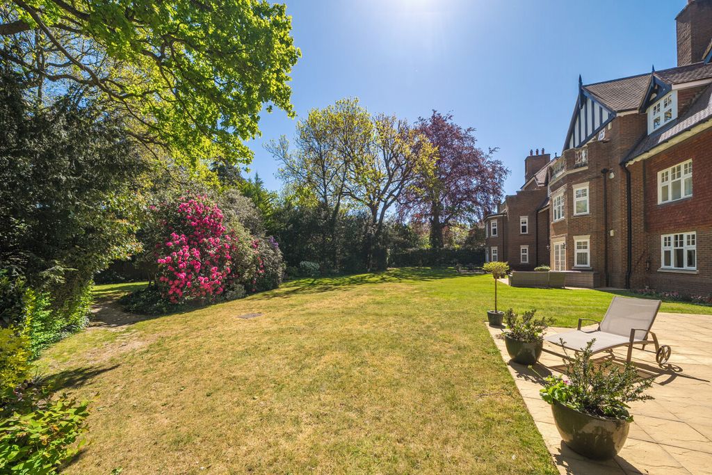 Additional image 7 of 2 bed flat for saleKemnal Road, Chislehurst BR7