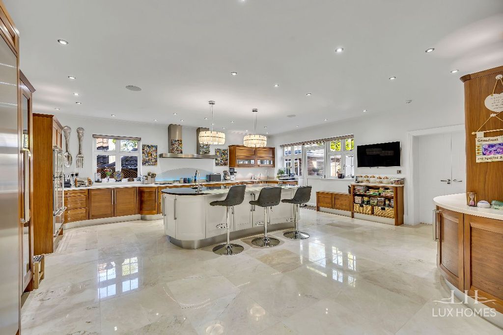 Additional image 2 of 7 bed detached house for saleParkstone Avenue, Emerson Park RM11