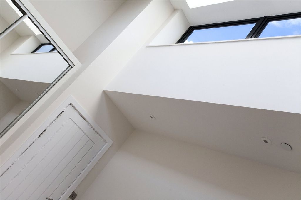 Additional image 4 of 2 bed flat for saleReynolds Court, Baring Road, Beaconsfield HP9