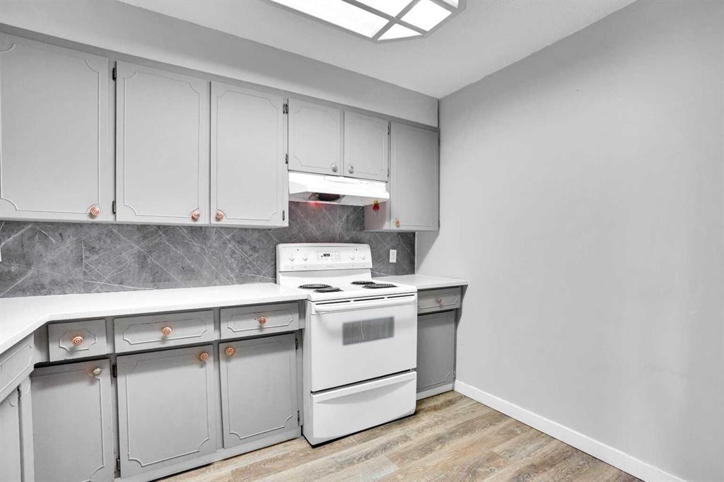 Additional image 2 of 52 Pennsburg Way SE, Calgary, AB, T2A 2J5