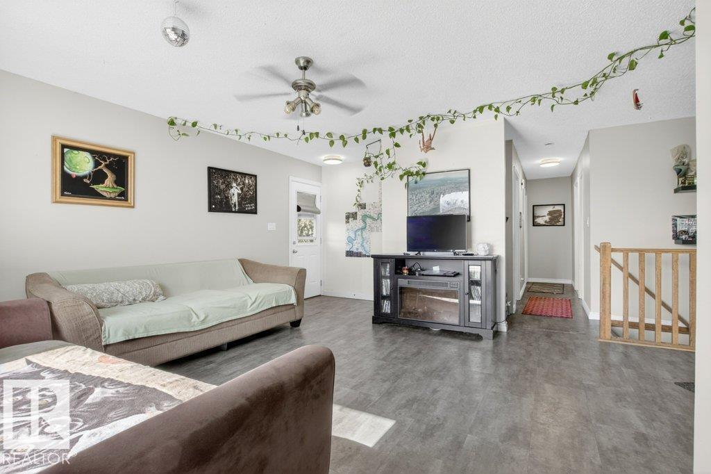 Additional image 3 of 2104 145 Avenue NW, Edmonton, AB, T5Y1T9