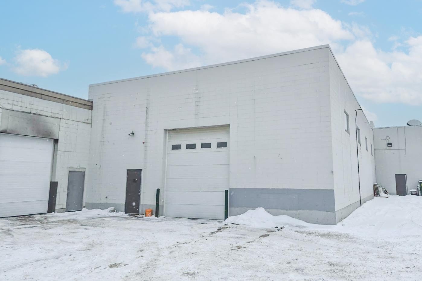 Additional image 2 of 12206,-12210 Mount Lawn Road NW, Edmonton, AB, T5B4J4