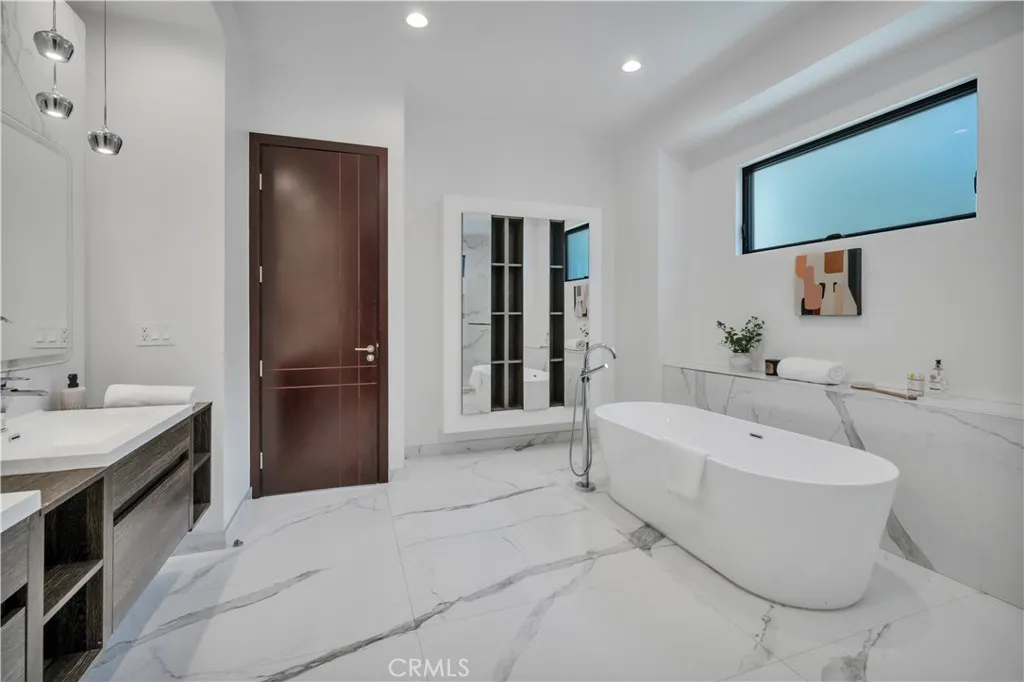 Additional image 129 of 332 Avenue E, Redondo Beach, CA 90277