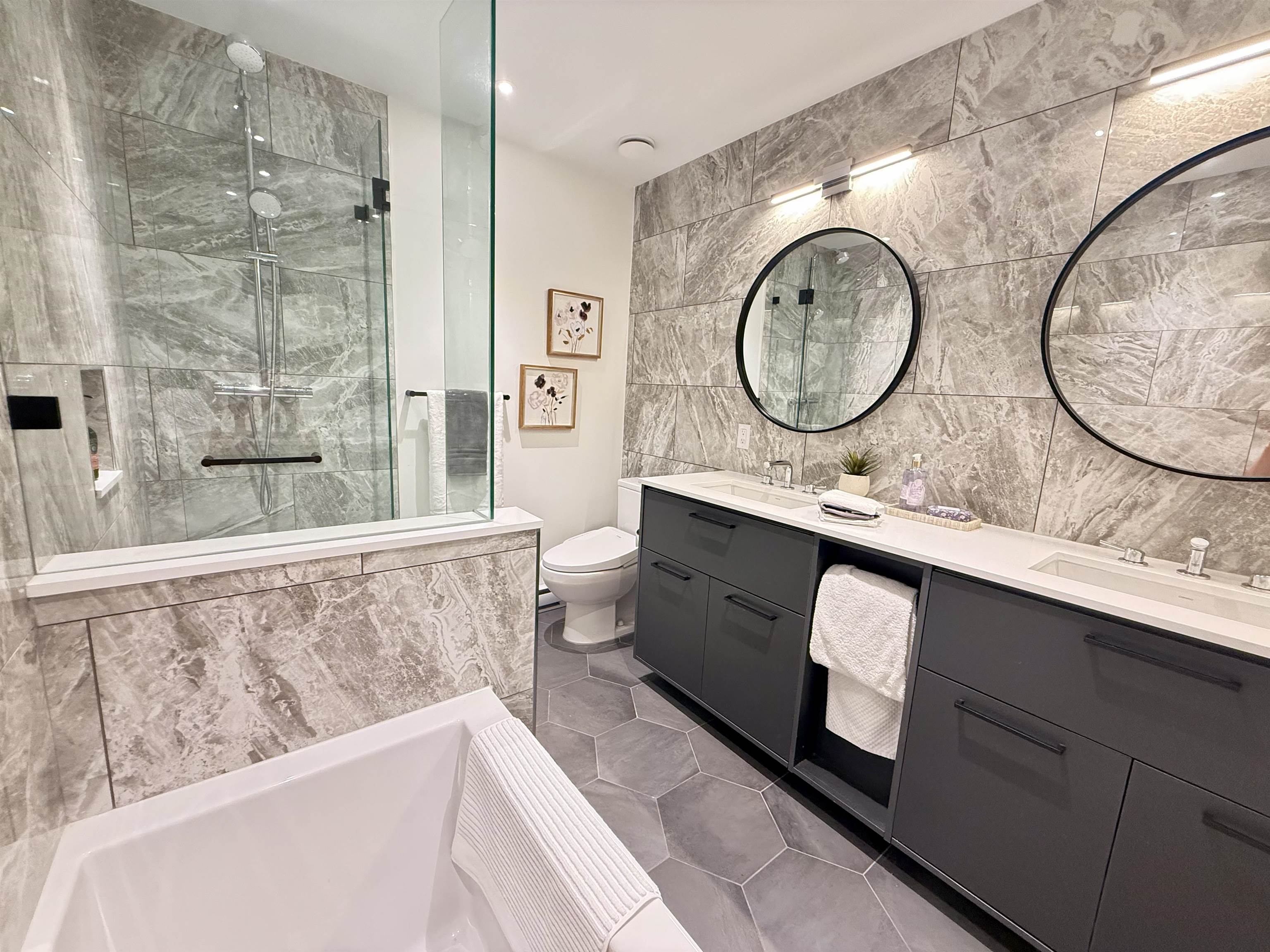 Additional image 5 of 702-606 Foster Avenue, Coquitlam, BC, V6J 0L5