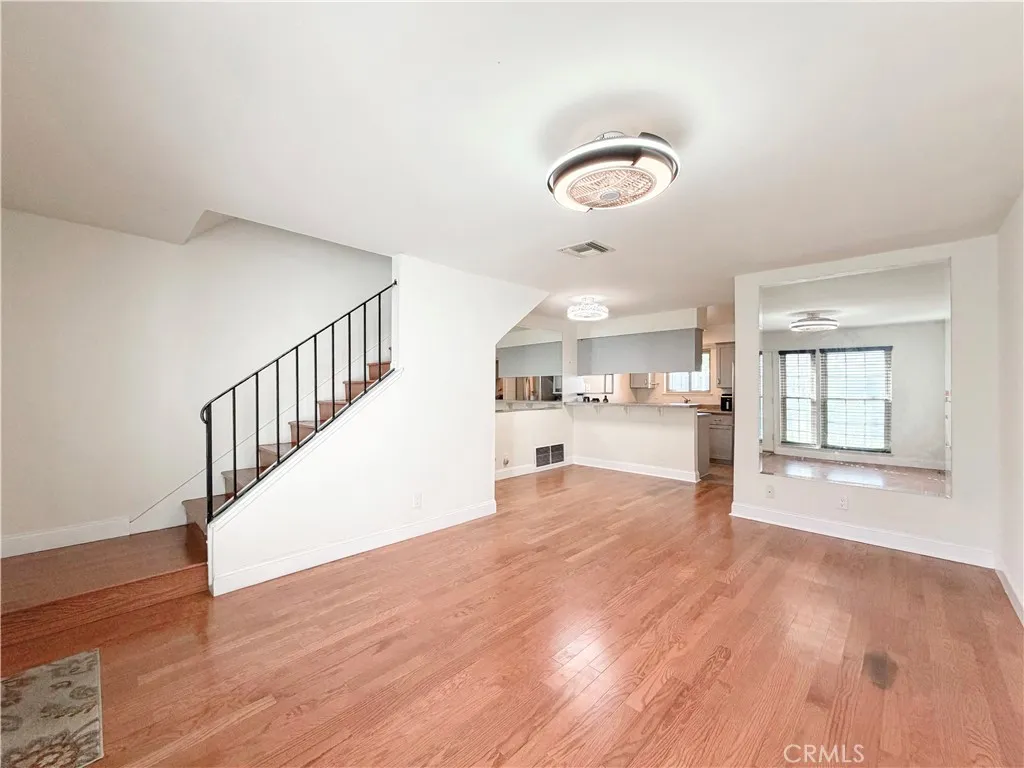 Additional image 35 of 22131 N Oxnard Street Unit A, Woodland Hills, CA 91367