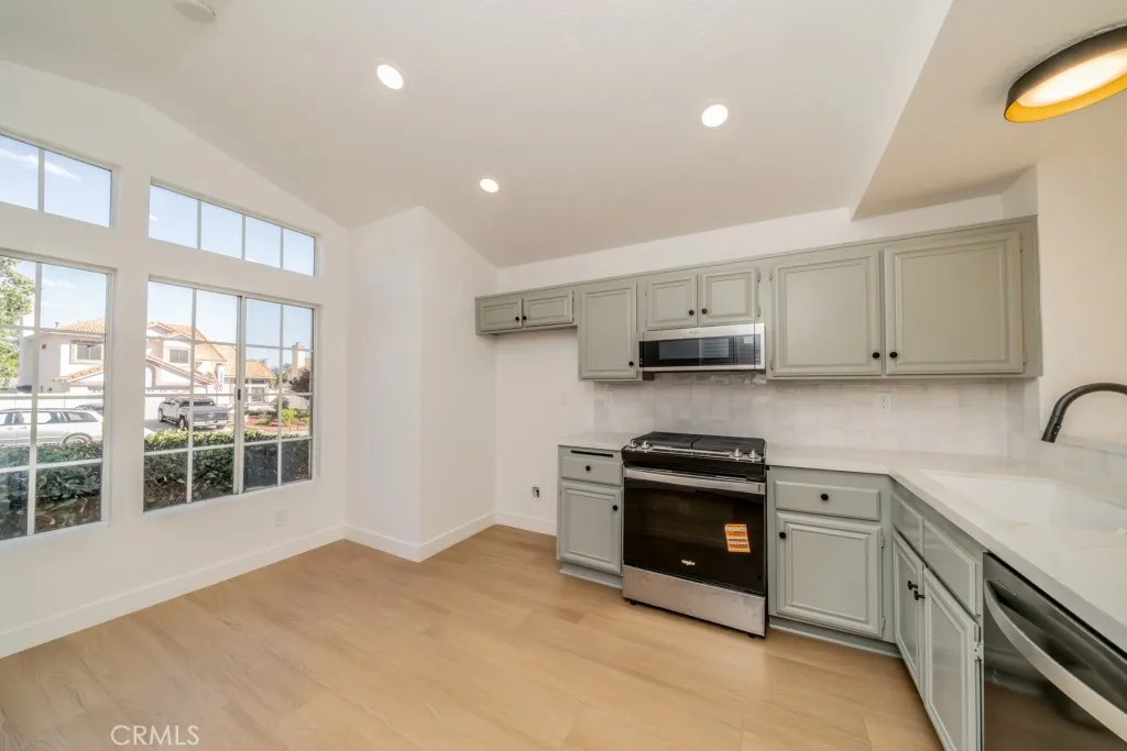 33467 Viewpoint Drive, Wildomar, CA 92595 photo 4