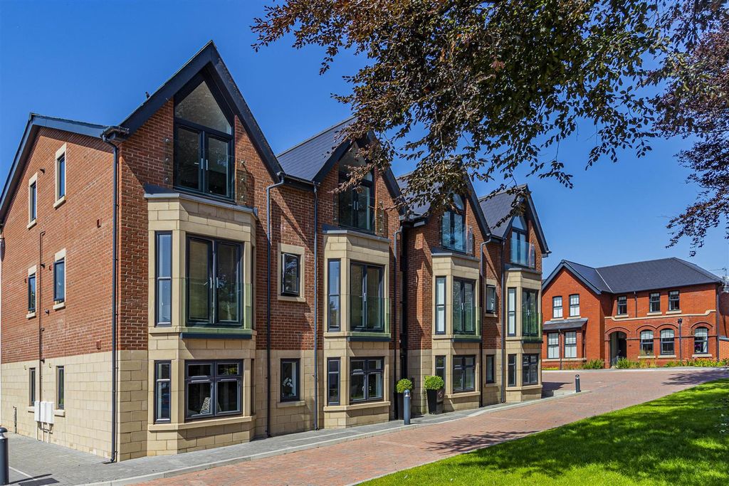 2 bed flat for saleChurch Road, Lisvane CF14
