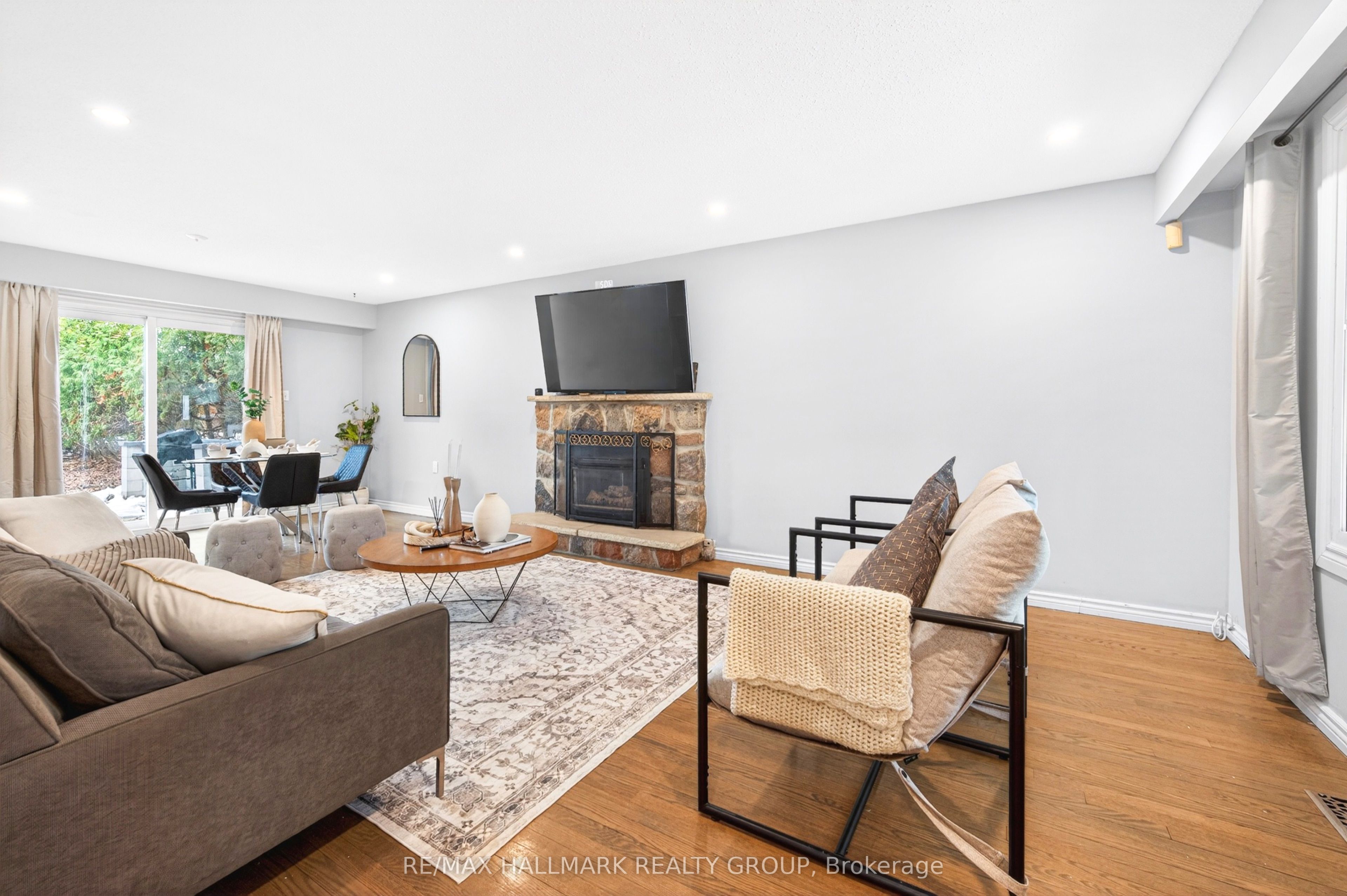 Additional image 3 of 1930 Southampton Court, Ottawa, ON, K2C 0W4