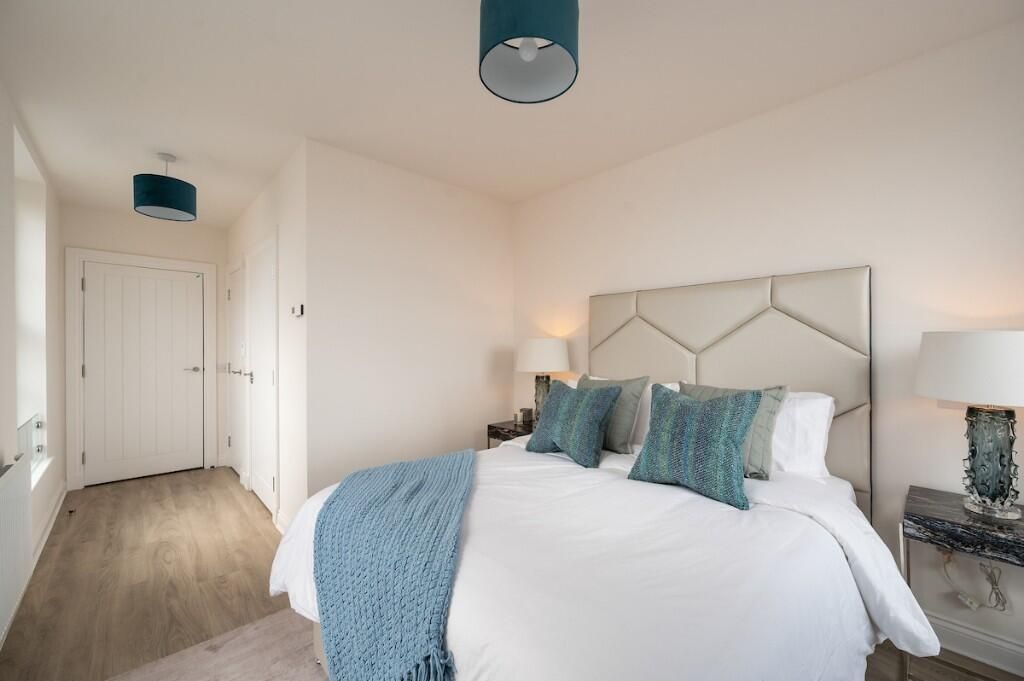 2 bed flat for saleTornagrain IV2 photo 2