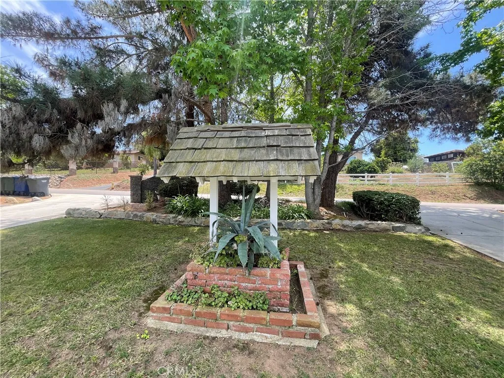 724 Barsby St, Vista, CA 92084 photo 5