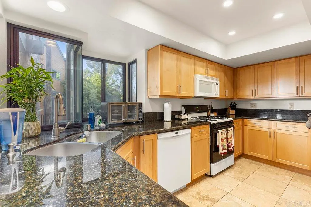 Additional image 66 of 4009 Layang Layang Circle Unit J, Carlsbad, CA 92008