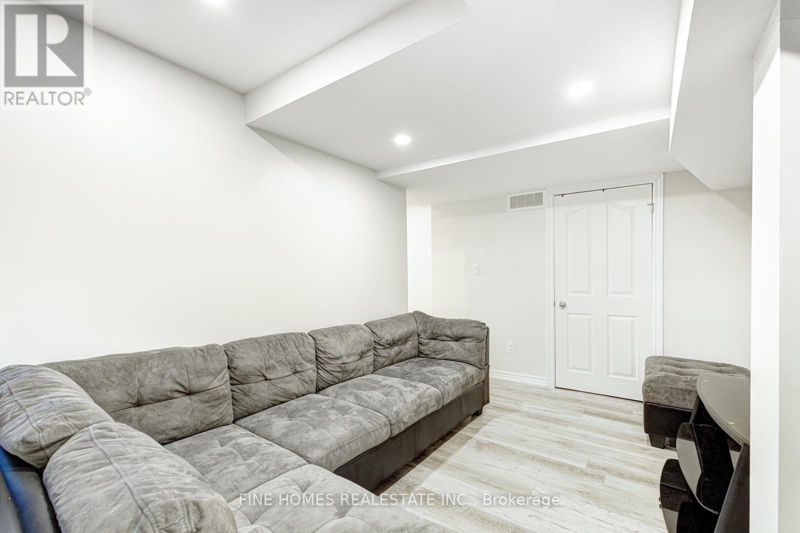 Additional image 5 of Lower-26 Rockwood Crescent, Vaughan, ON, L4J 7T2