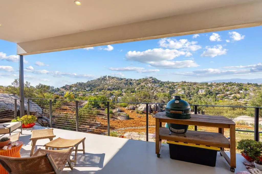 Additional image 102 of 10042 Tall Oak Dr, Escondido, CA 92026