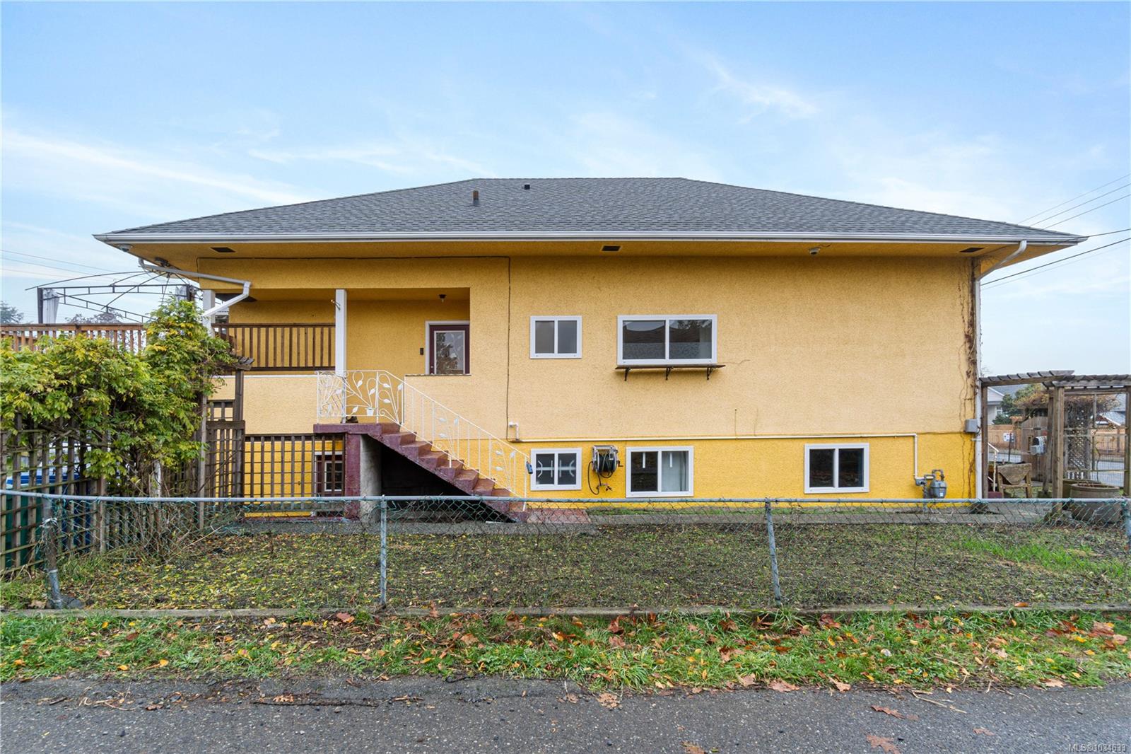 534 Nicol Street, Nanaimo, BC, V9R 4T7
