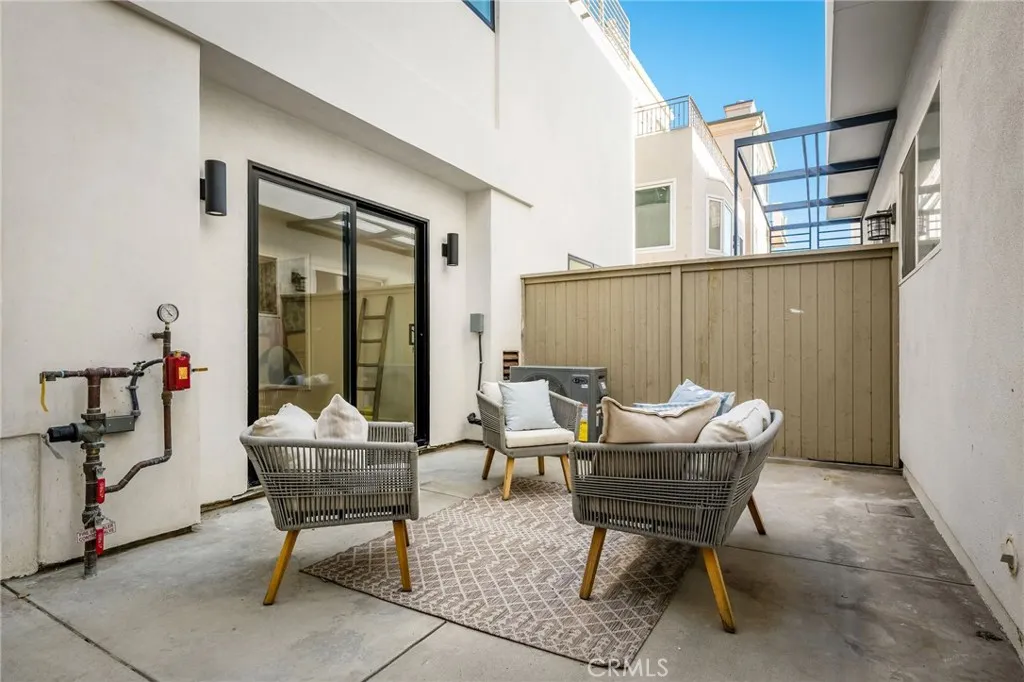 Additional image 47 of 89 Bayview Dr, Manhattan Beach, CA 90266