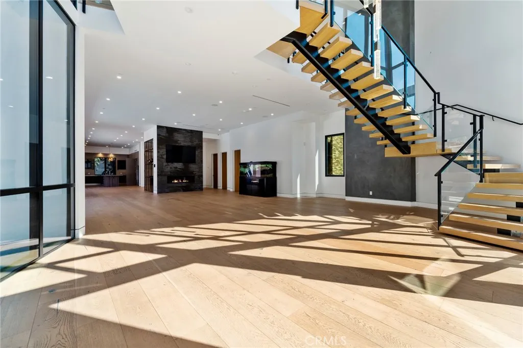 Additional image 14 of 4653 Vanalden Avenue, Tarzana, CA 91356