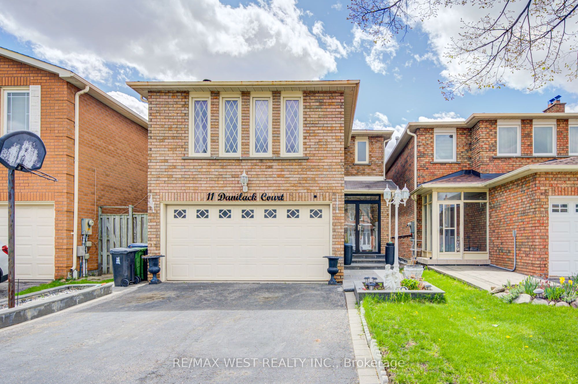 11 Danilack Court, Toronto, ON, M1V 4L8