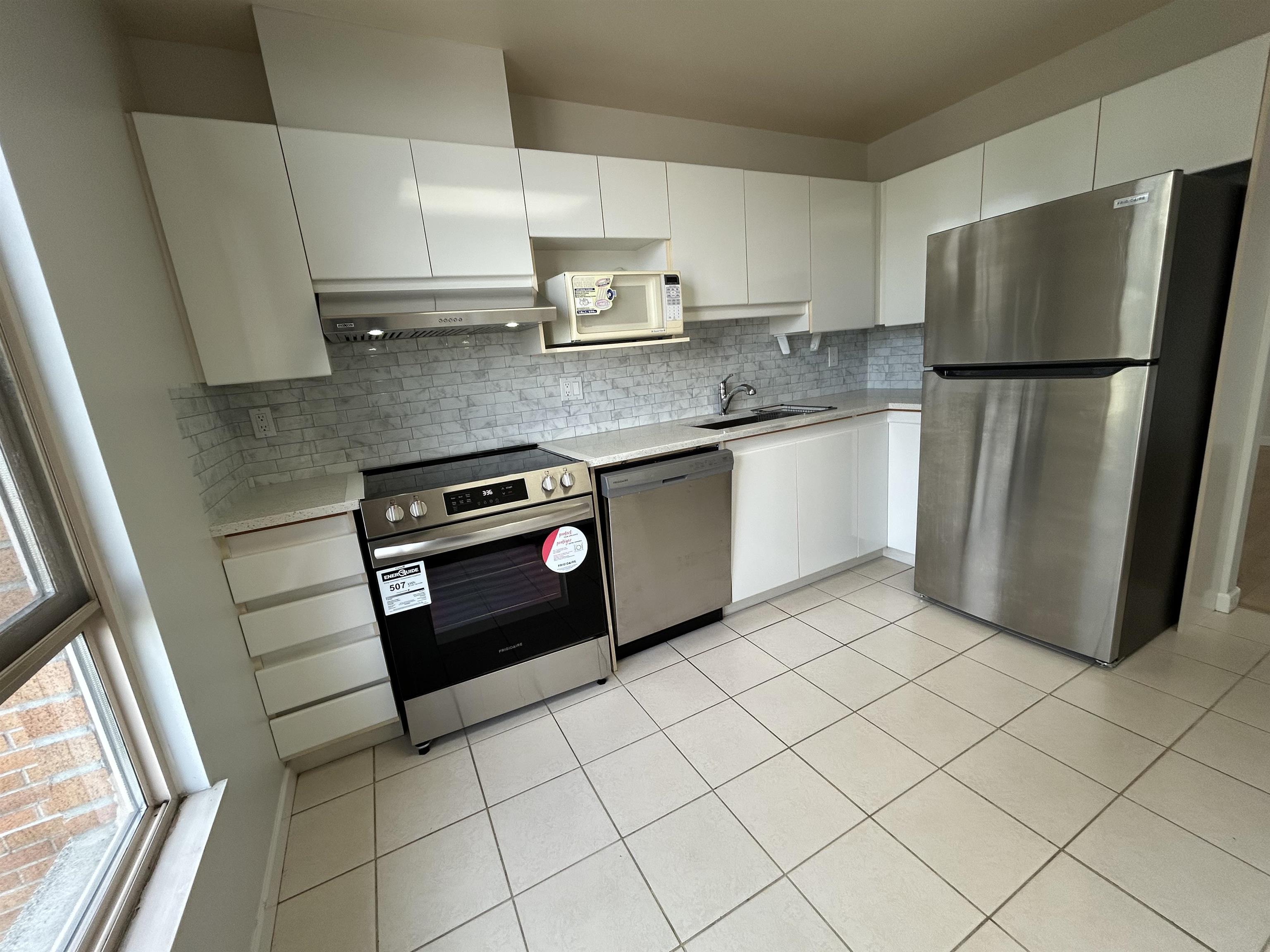801-4689 Hazel Street, Burnaby, BC, V5H 4R6 photo 4