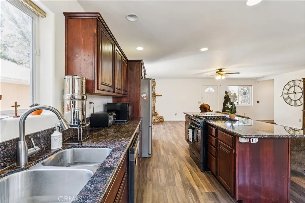 Additional image 14 of 879 Spruce Lane, Sugarloaf, CA 92386