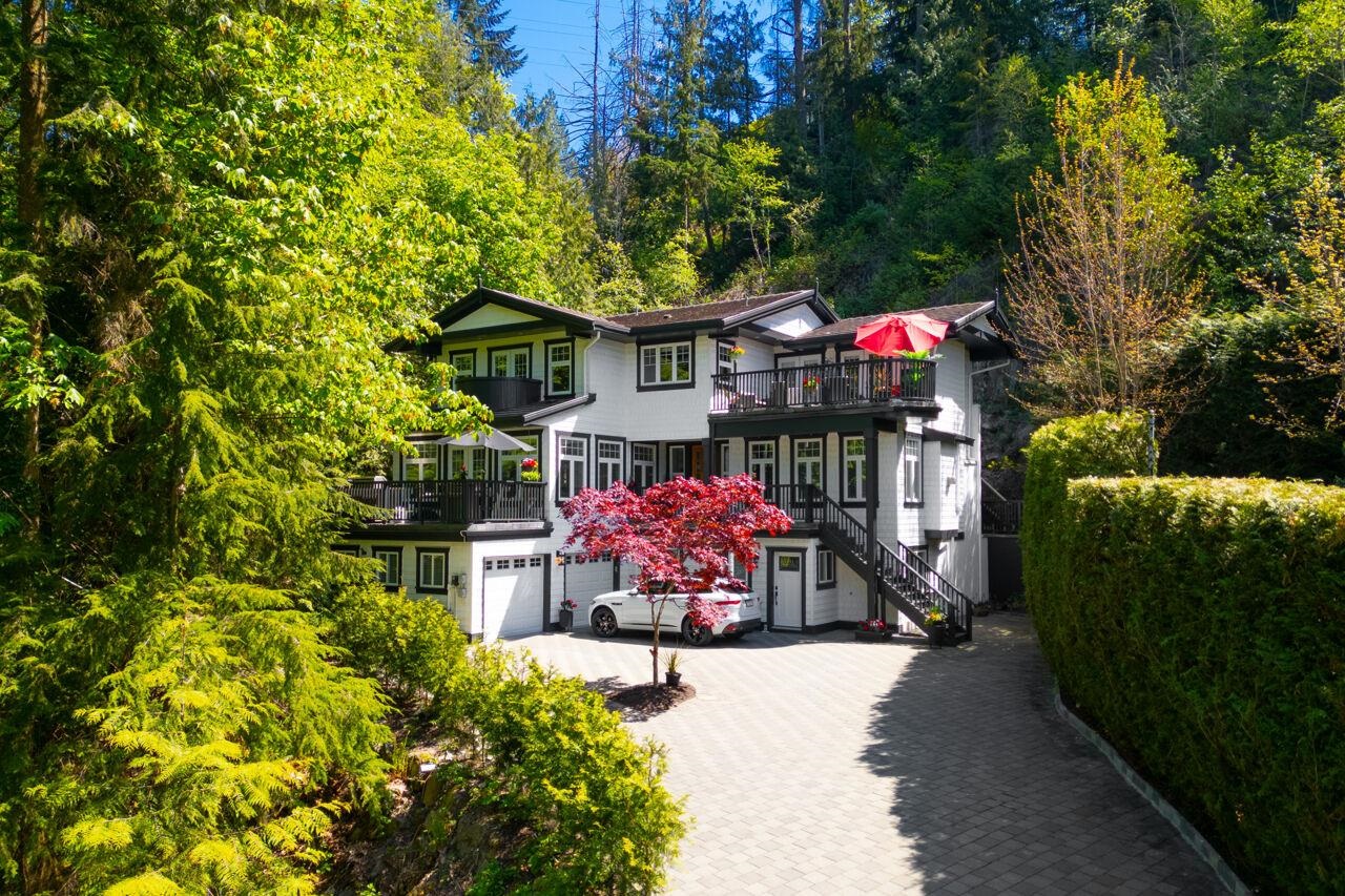 5671 Westport Road, West Vancouver, BC, V7W 1V3