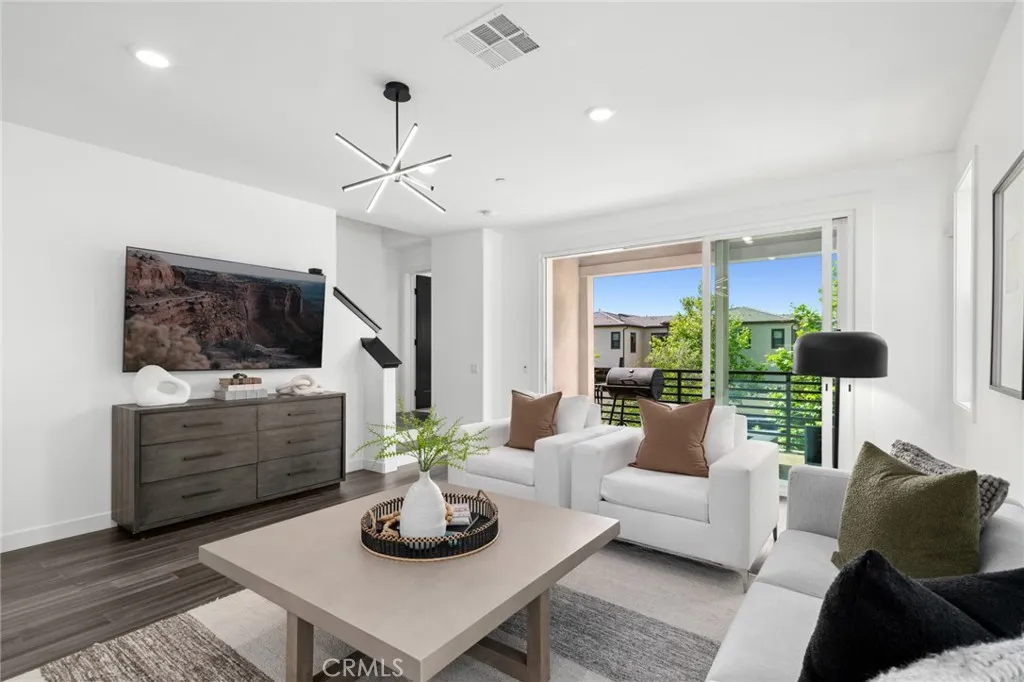 258 Merit, Irvine, CA 92618 photo 2
