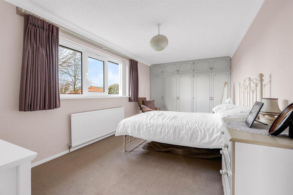 Additional image 16 of 2 bed bungalow for saleWentworth Road, Hertford SG13
