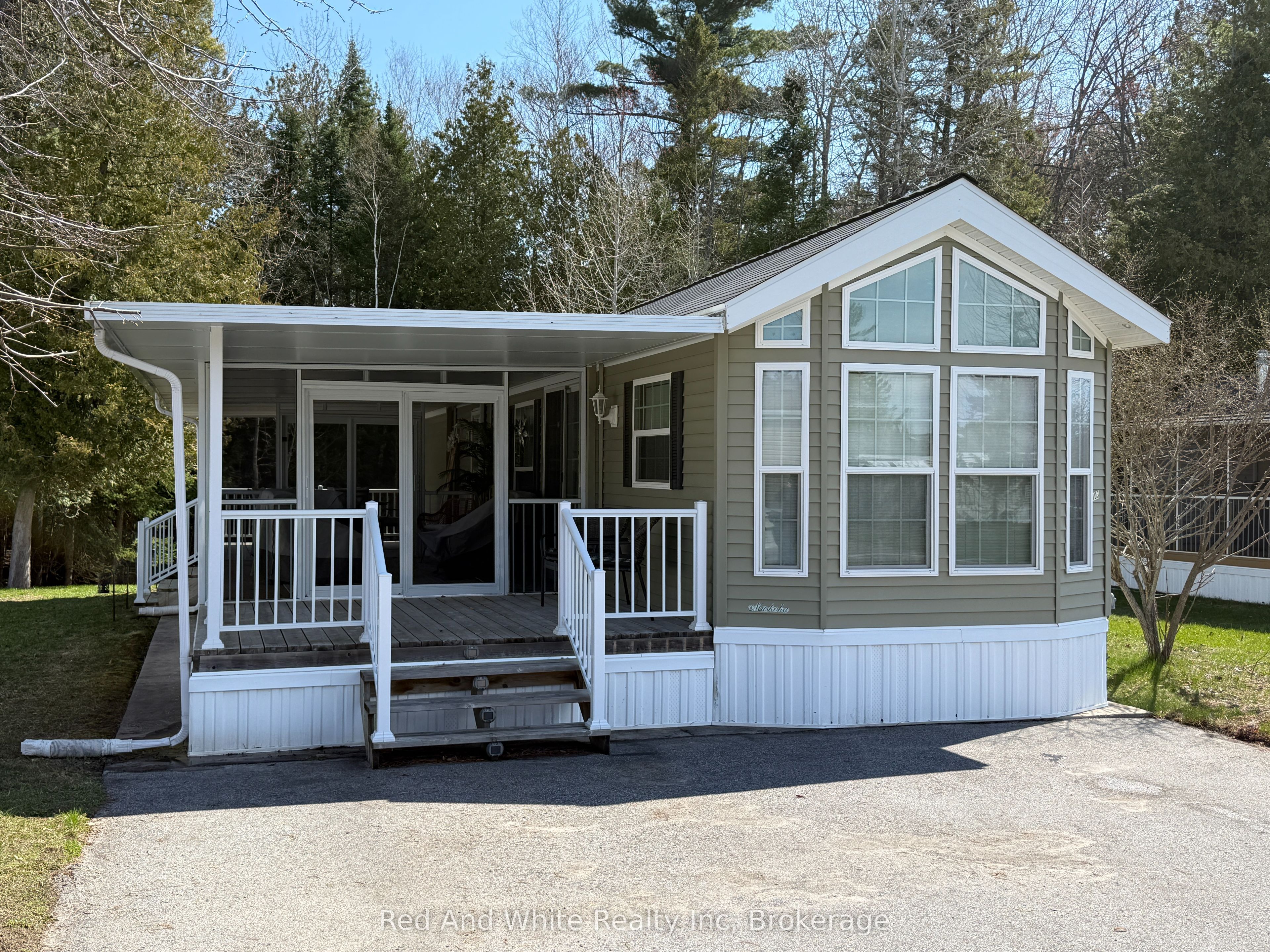 103 Madawaska Trail, Wasaga Beach, ON, L9Z 1X7