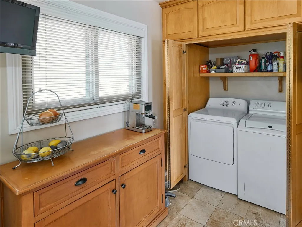 Additional image 7 of 864 Maryland St, El Segundo, CA 90245