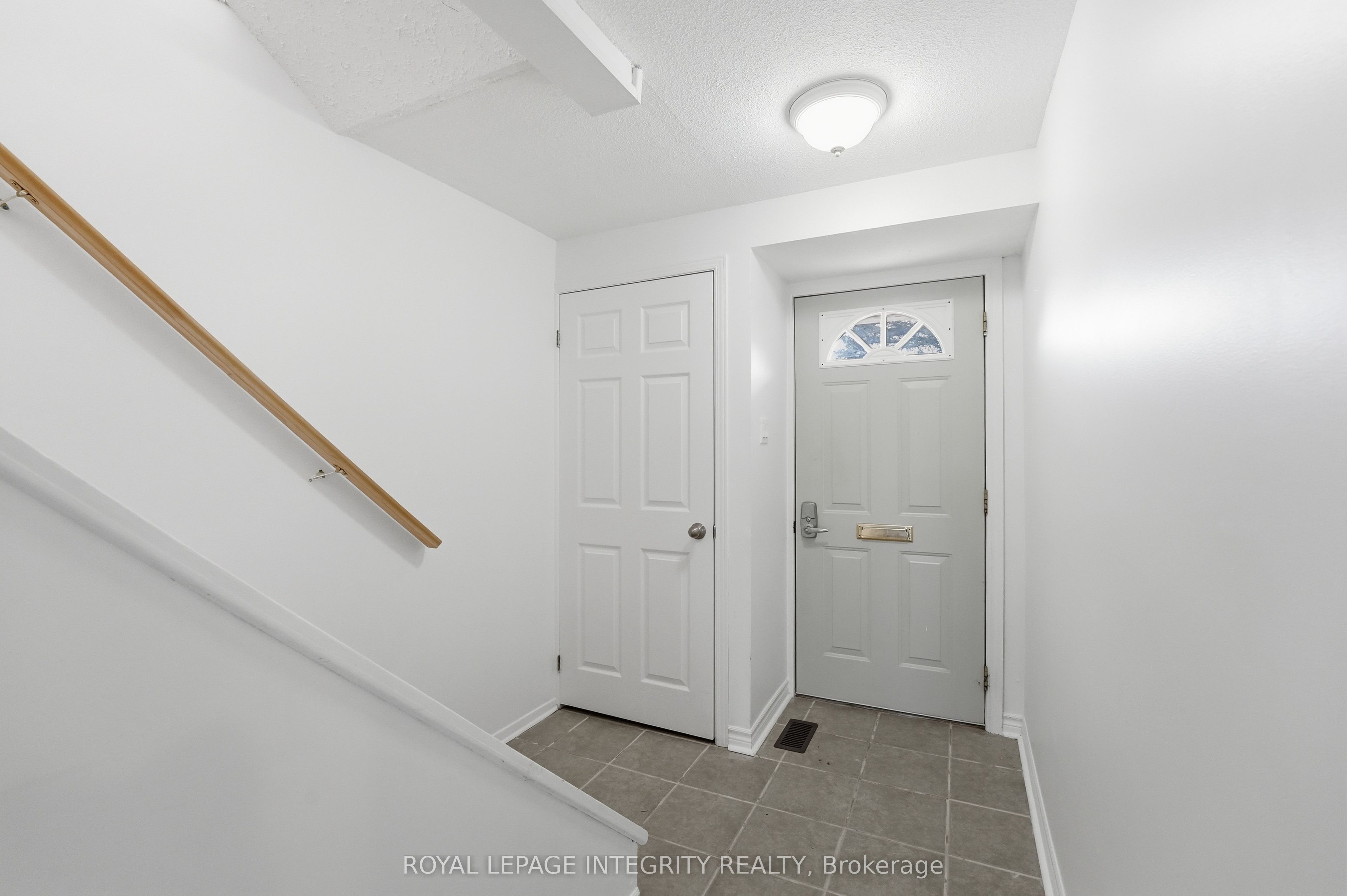 Additional image 4 of K-1460 Heatherington Road, Ottawa, ON, K1V 6S1