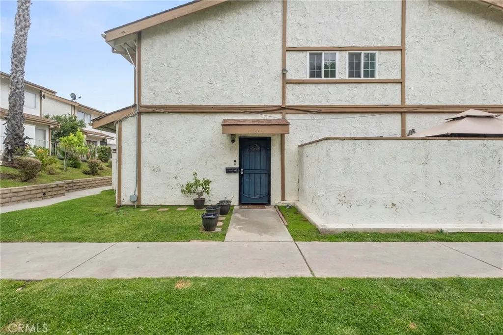 13185 Bromont Unit 1/2, Sylmar, CA 91342 photo 2