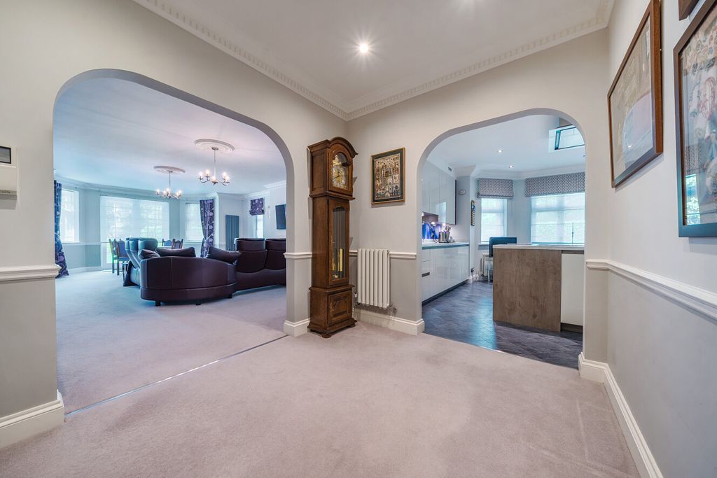 Additional image 8 of 2 bed flat for saleKemnal Road, Chislehurst BR7